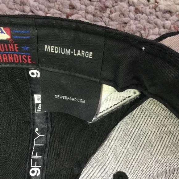 MLB  NEW ERA-GENUINE MERCHANDISE Chicago White Sox Fitted Hat/Cap MED-LARGE - Picture 4 of 6